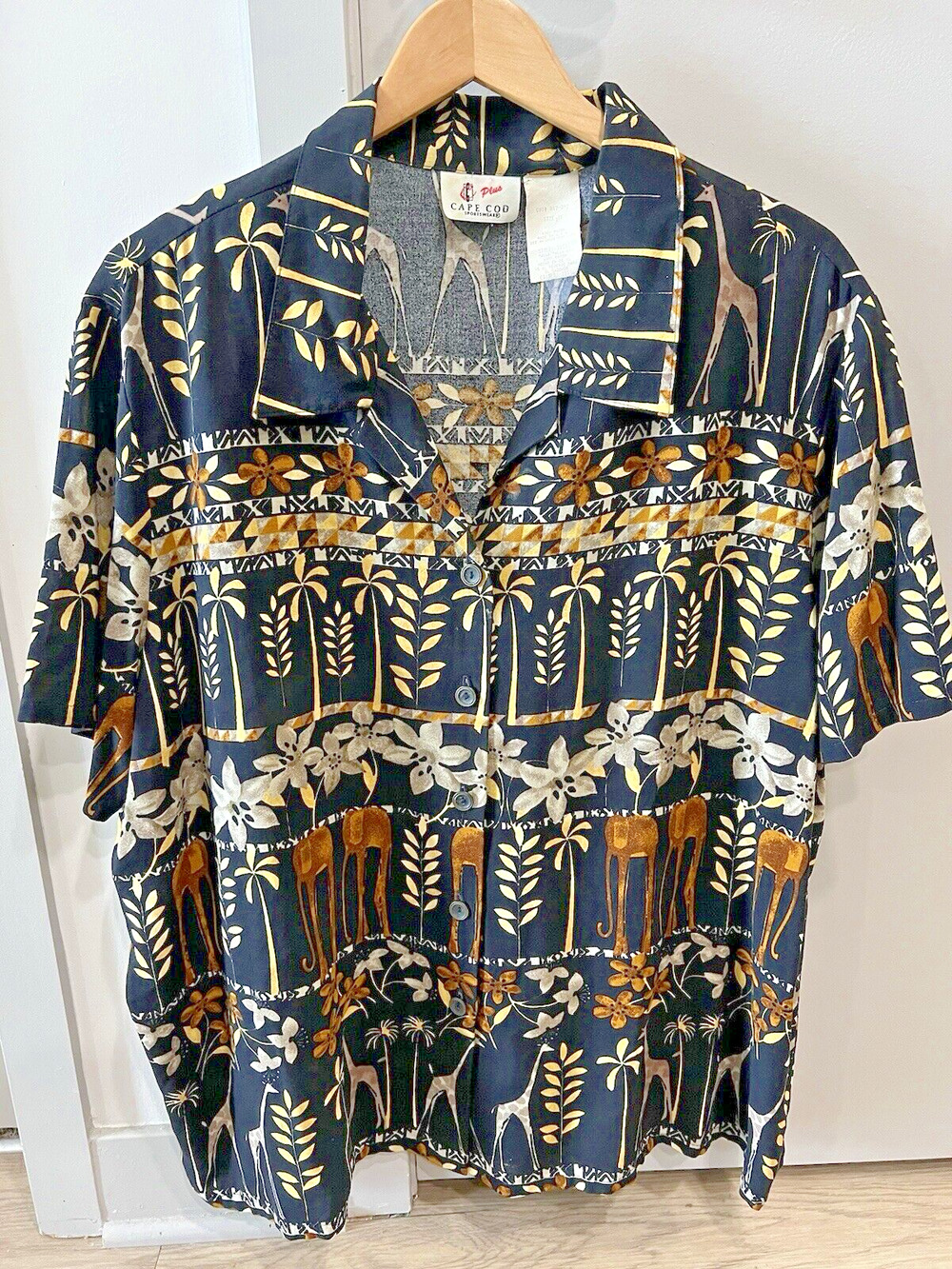 Mens Black Giraffe Hawaiian cape cod Shirt 3X, tall Half sleeves VTG grunge